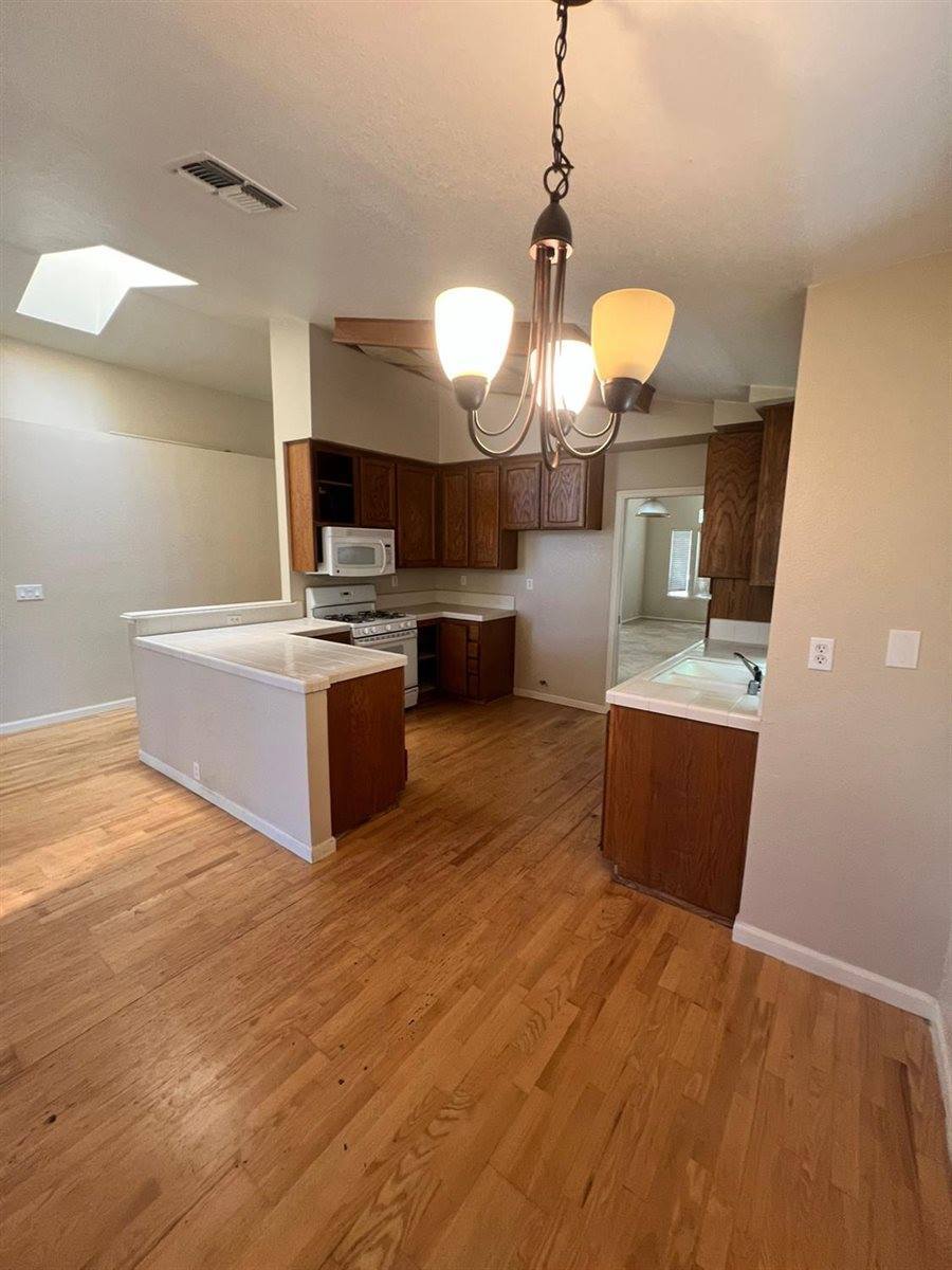 8459 Pastori Way, Sacramento, CA 95828