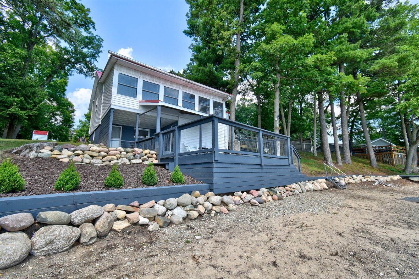 551 North Rock Lake Drive, Vestaburg, MI 48891