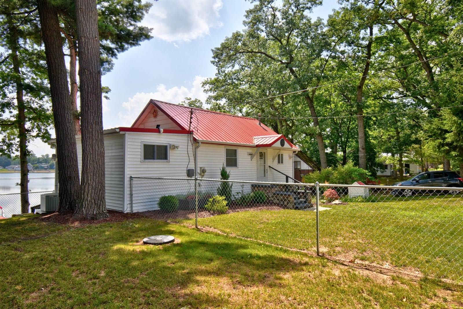 551 North Rock Lake Drive, Vestaburg, MI 48891