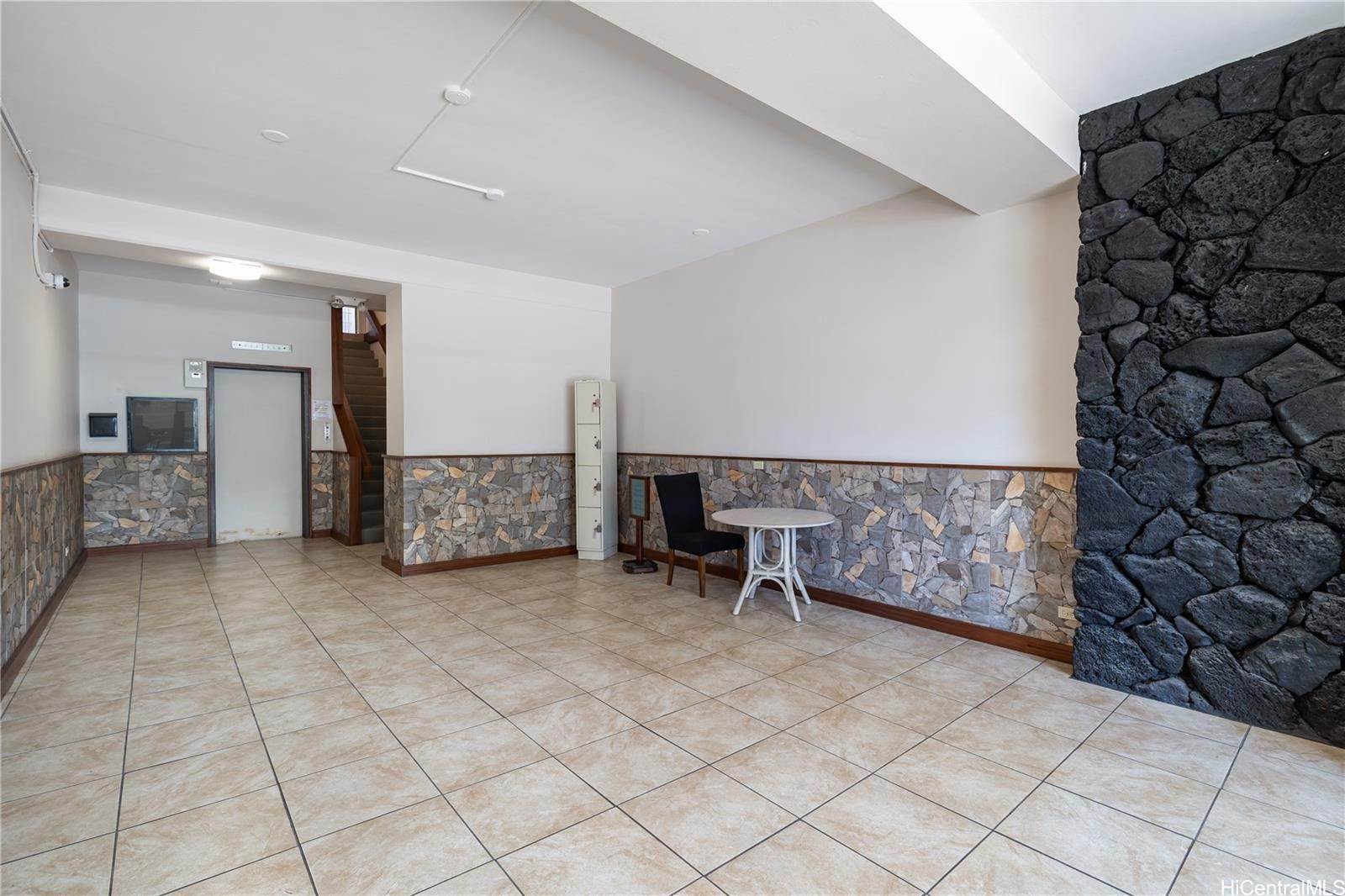 1911 Kalakaua Avenue, #406, Honolulu, HI 96815