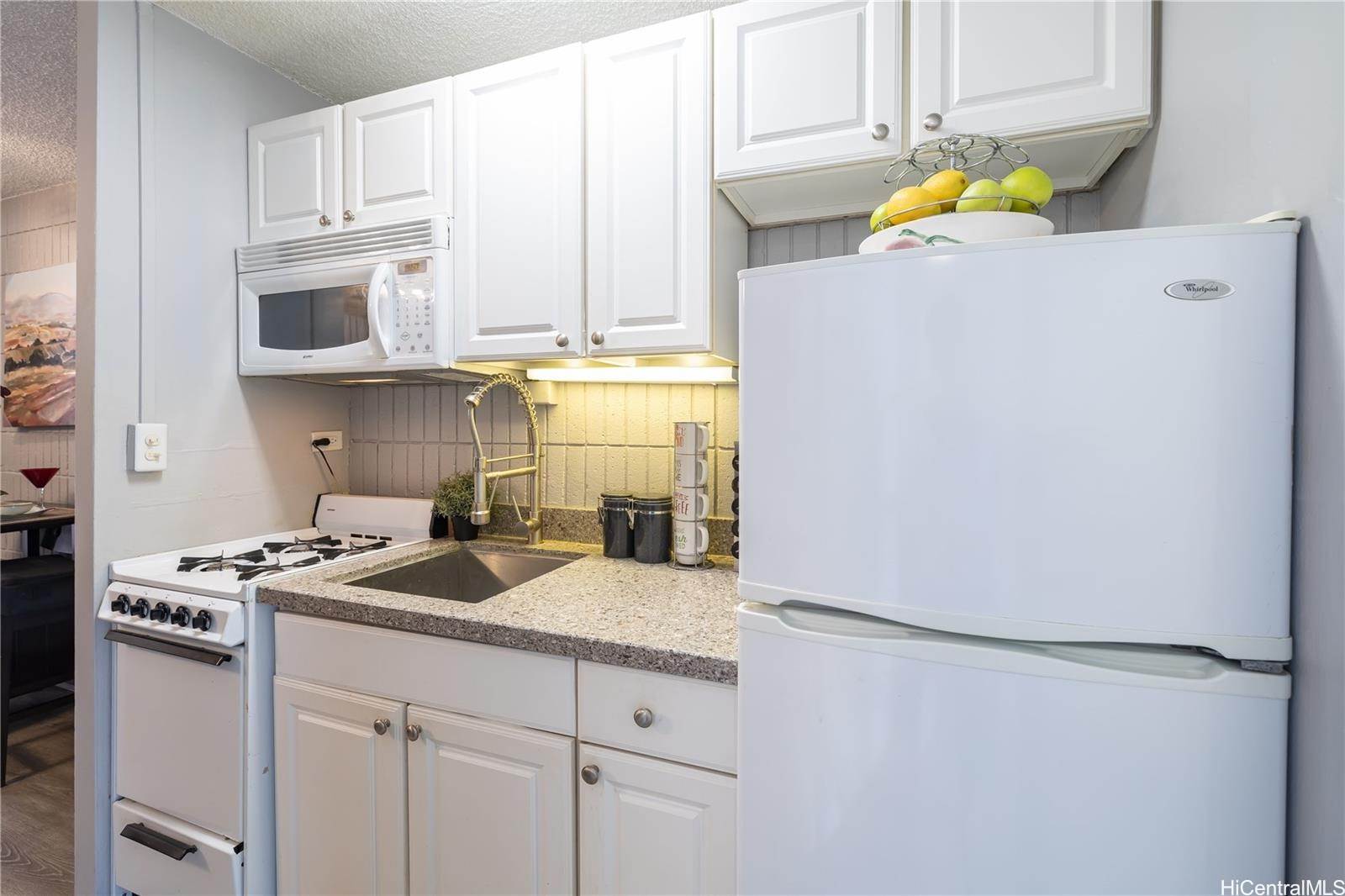 1911 Kalakaua Avenue, #406, Honolulu, HI 96815