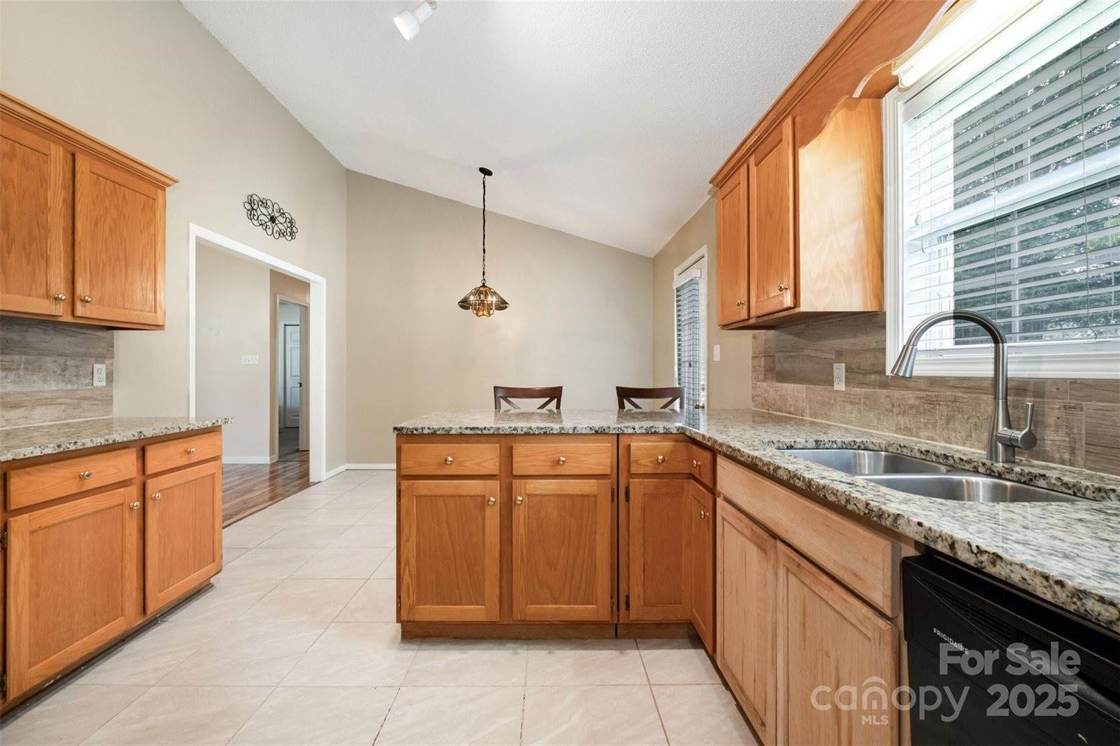 2076 Summerfield Circle, Conover, NC 28613