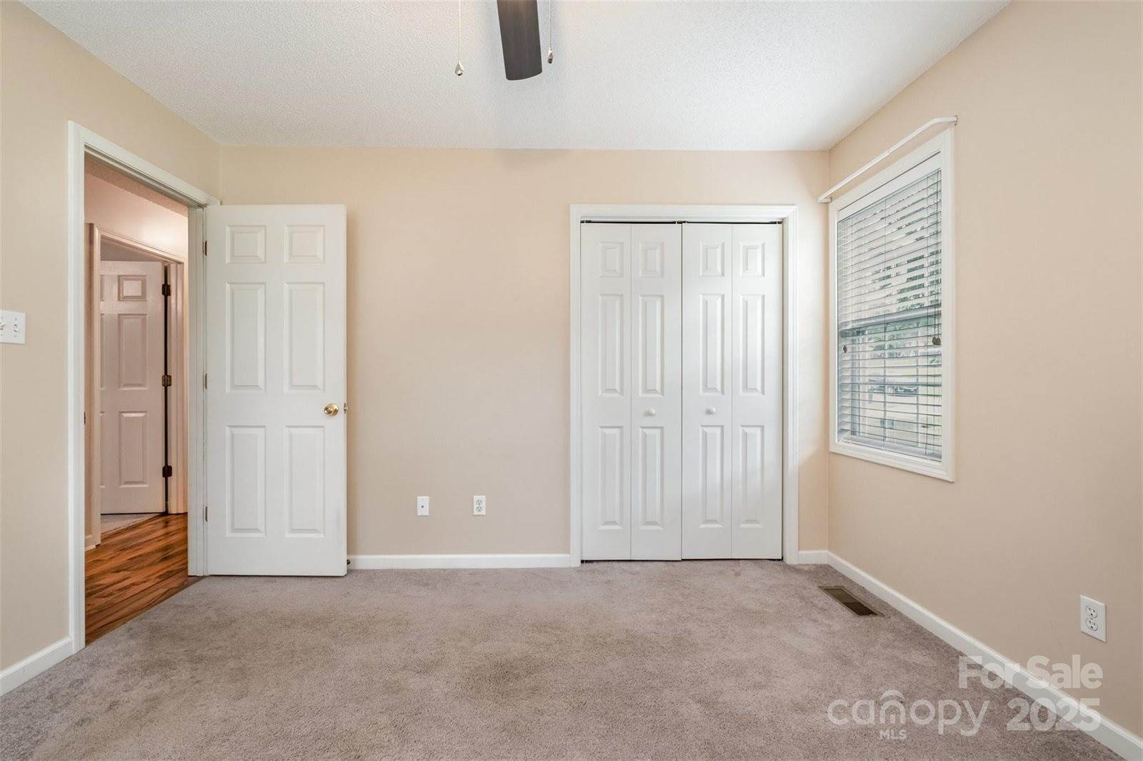 2076 Summerfield Circle, Conover, NC 28613