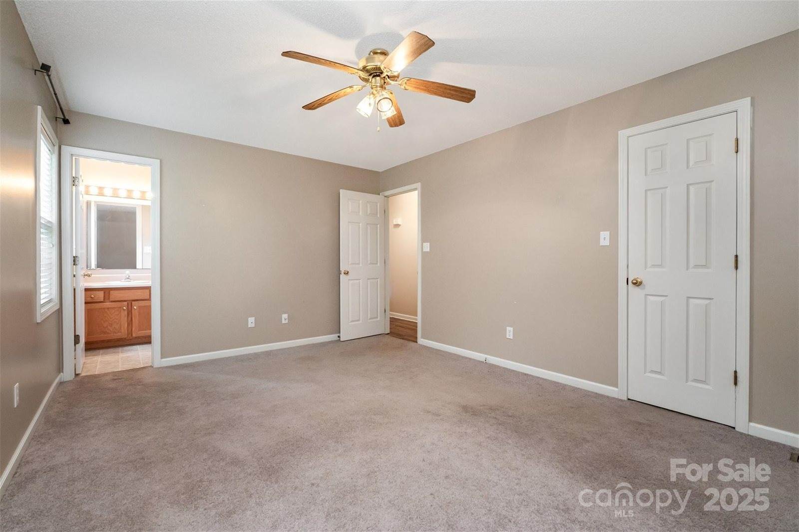 2076 Summerfield Circle, Conover, NC 28613