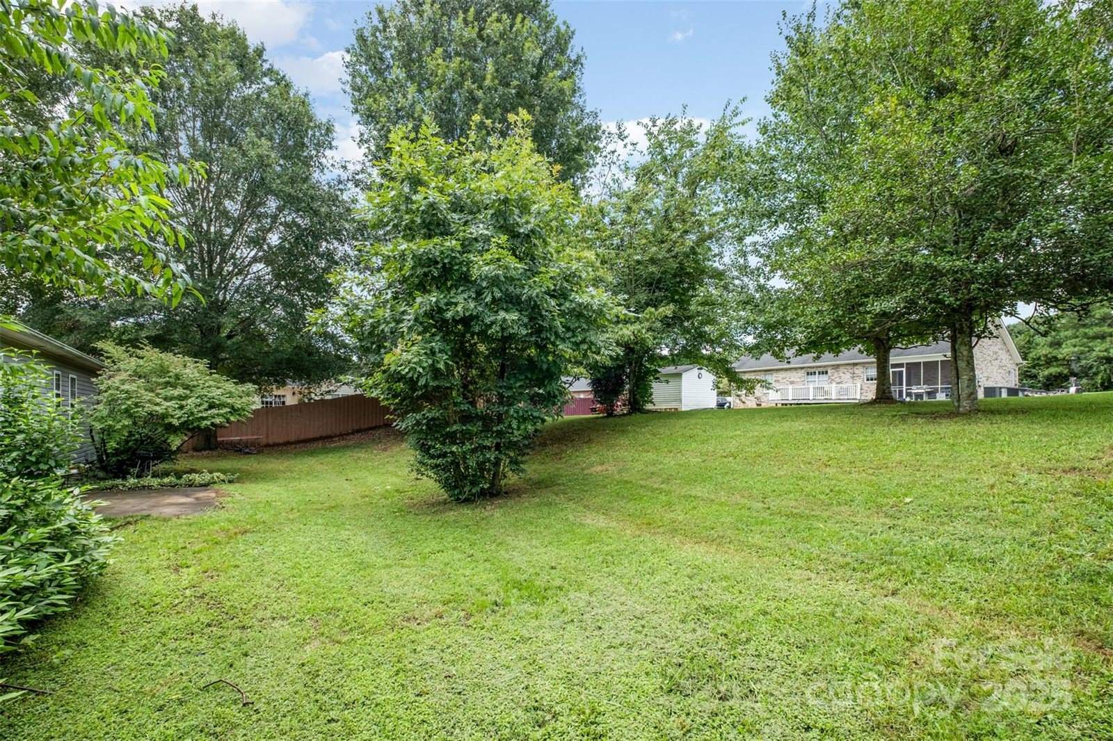 2076 Summerfield Circle, Conover, NC 28613