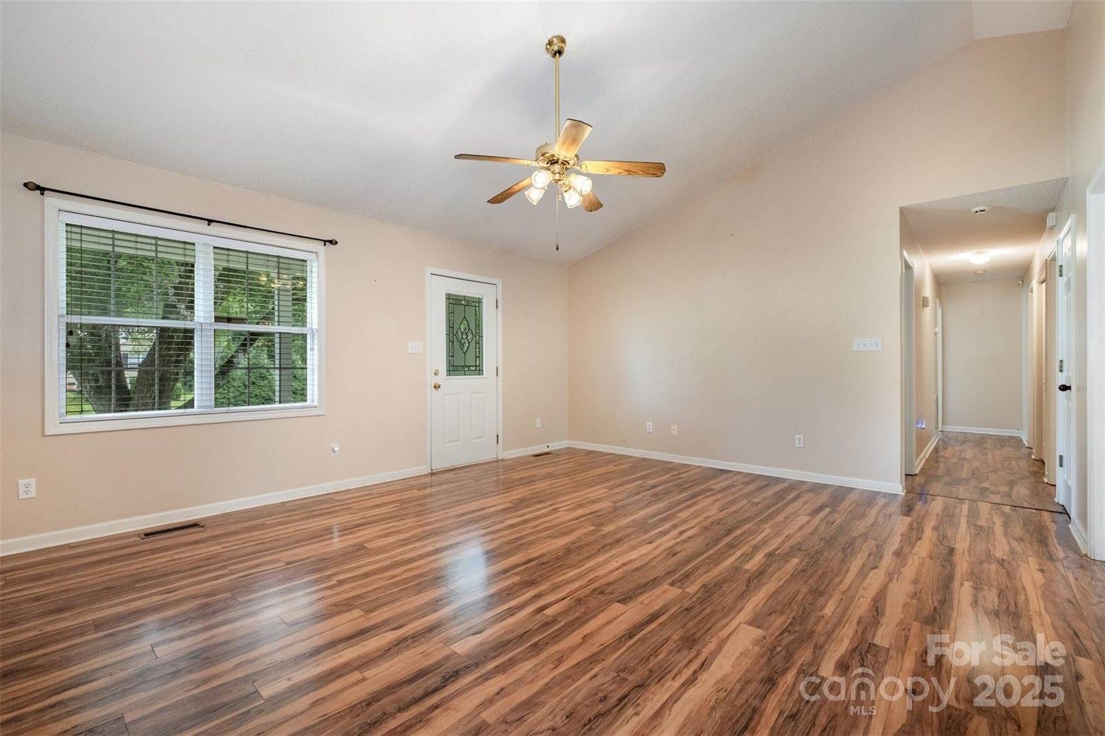 2076 Summerfield Circle, Conover, NC 28613