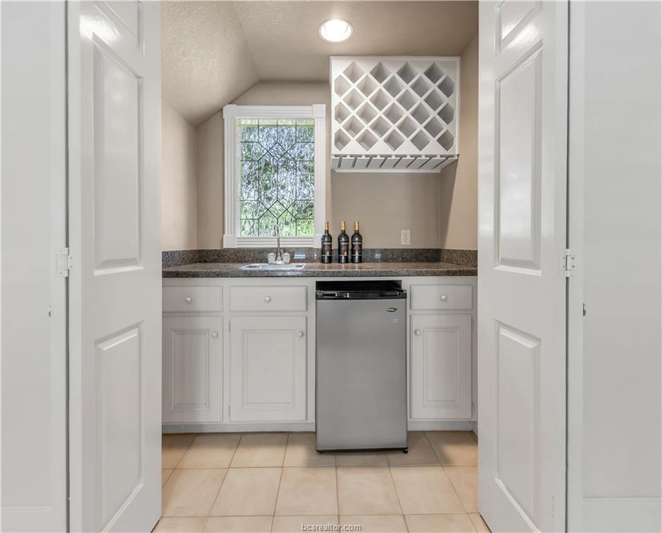 2904 Camille Drive, College Station, TX 77845