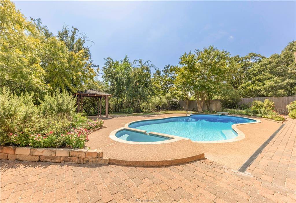 2904 Camille Drive, College Station, TX 77845