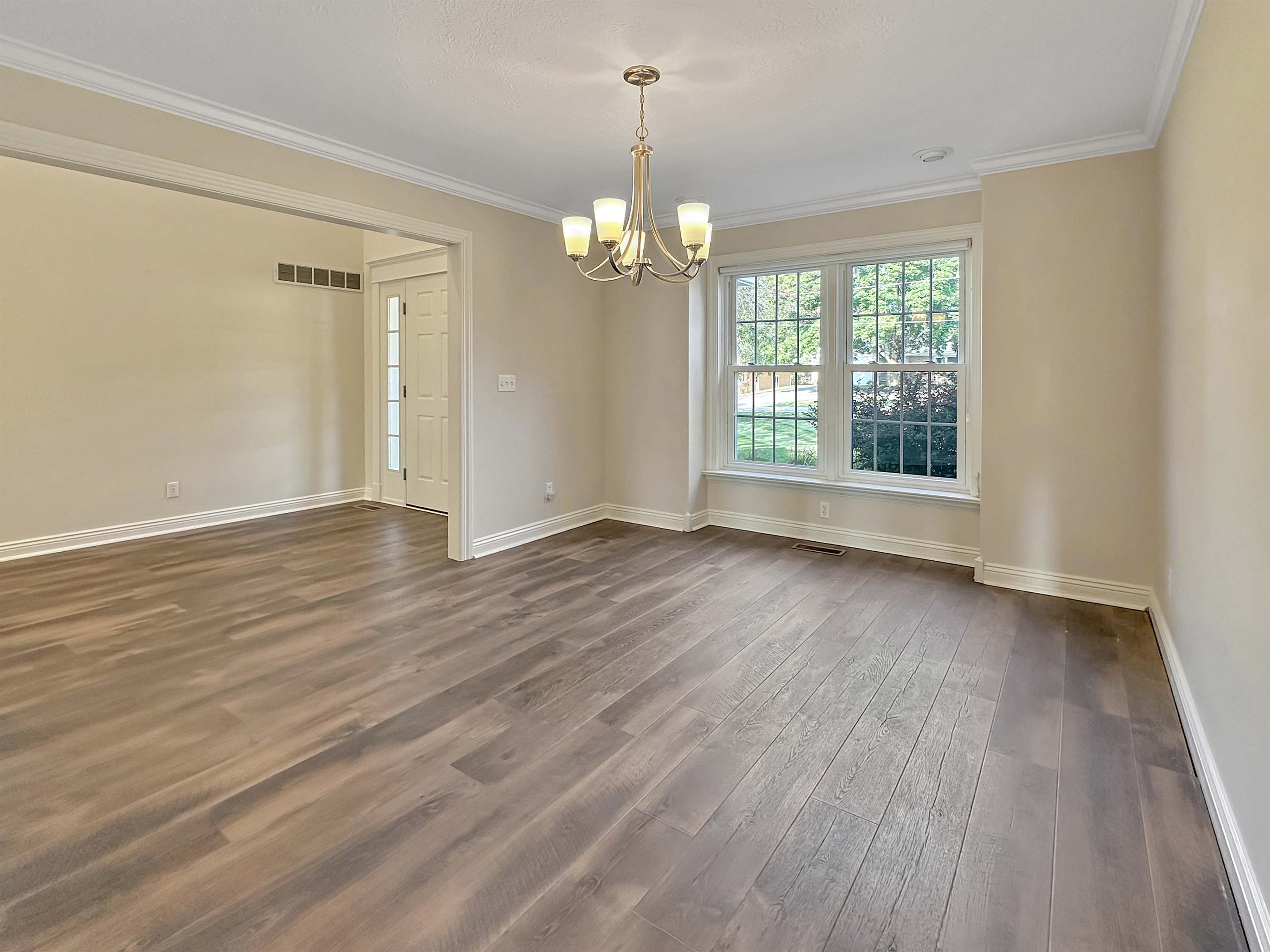 536 N Union, Loudonville, OH 44842