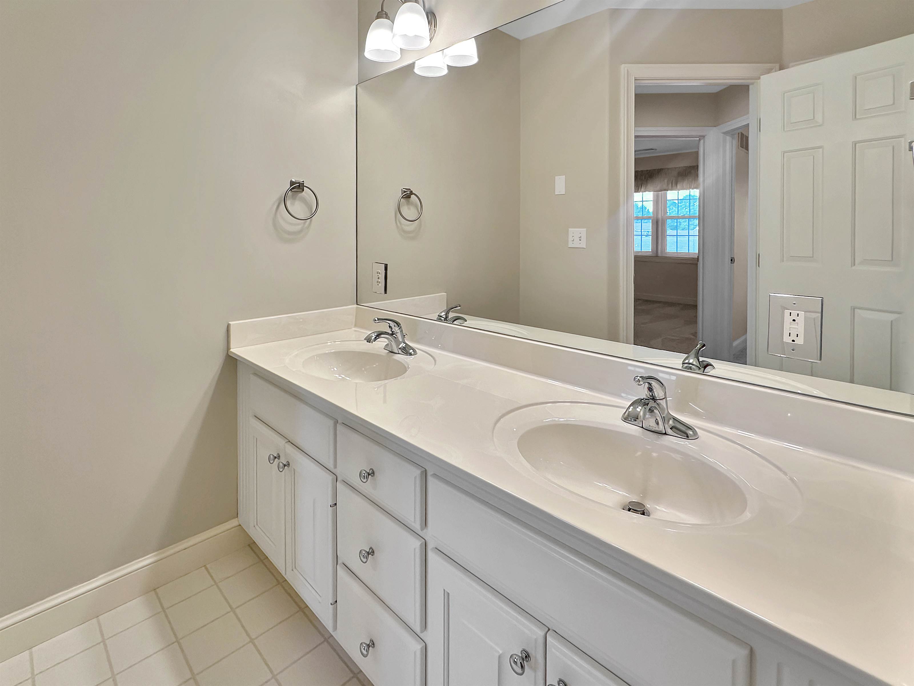 536 N Union, Loudonville, OH 44842