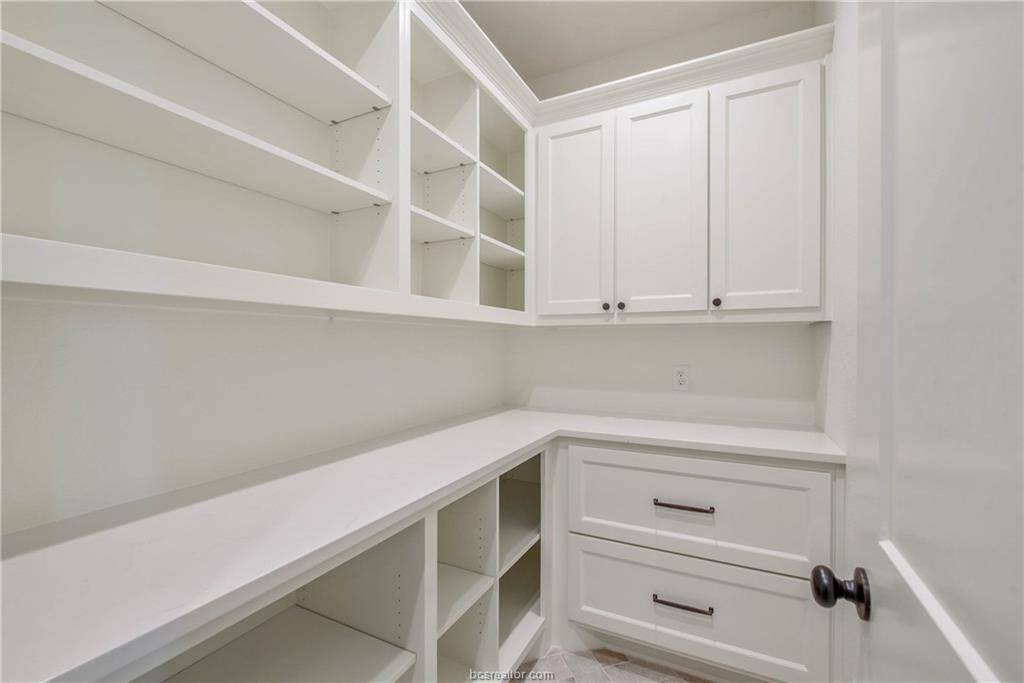 4833 White Ash Court, College Station, TX 77845