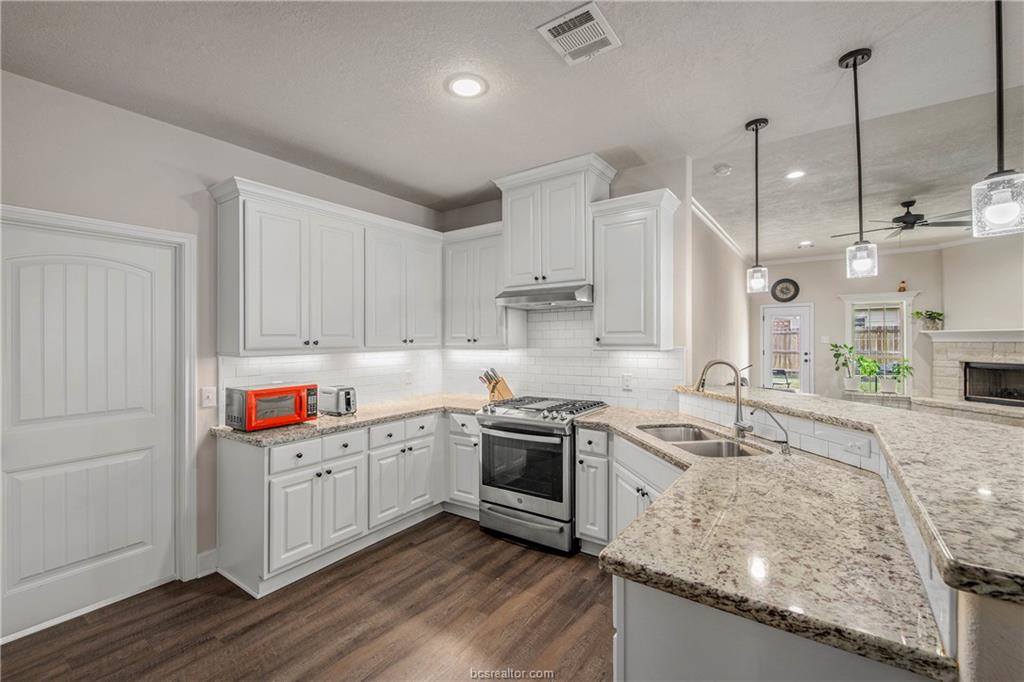 1011 Dove Chase Lane, College Station, TX 77845