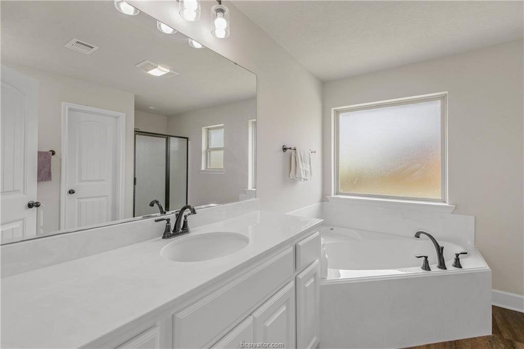 1011 Dove Chase Lane, College Station, TX 77845