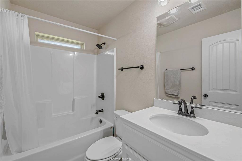 1011 Dove Chase Lane, College Station, TX 77845