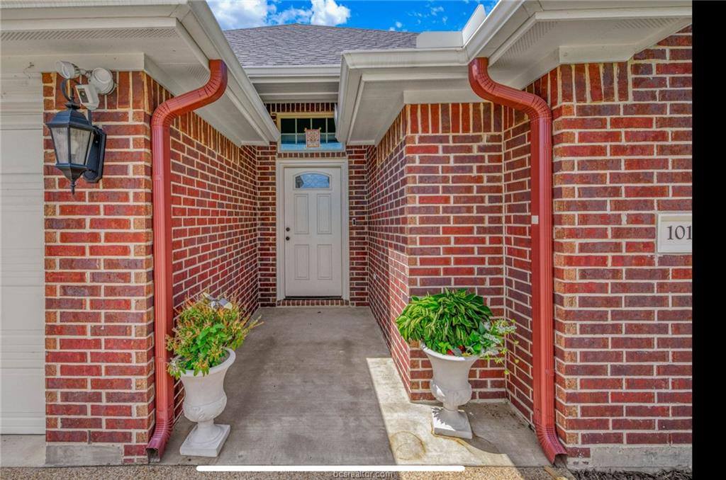 1011 Dove Chase Lane, College Station, TX 77845