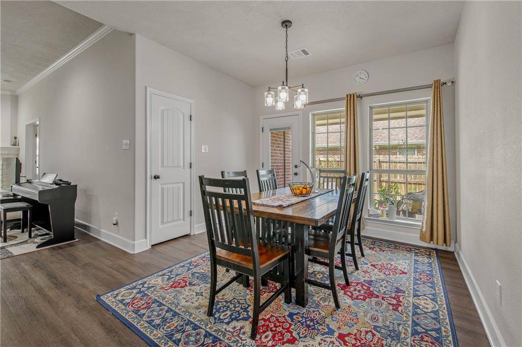 1011 Dove Chase Lane, College Station, TX 77845