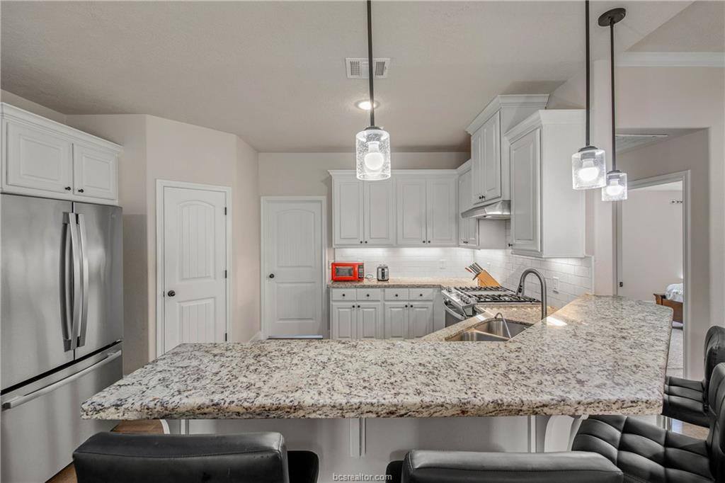 1011 Dove Chase Lane, College Station, TX 77845