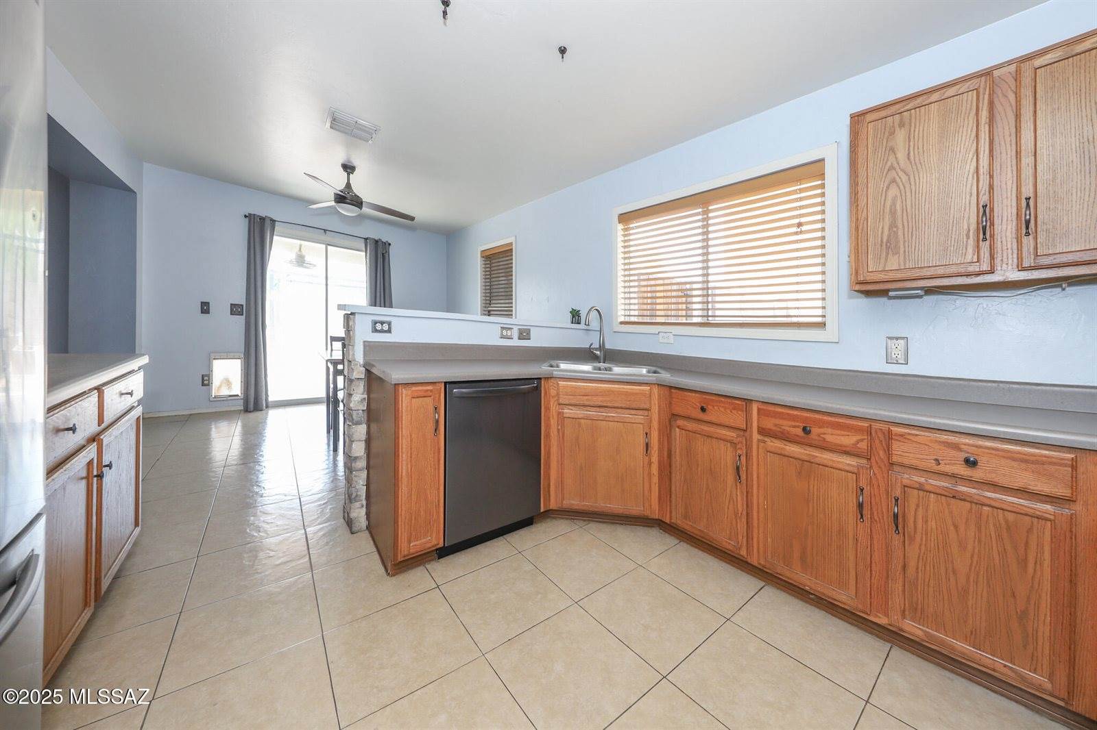 1077 West Camino Luna Llena, Sahuarita, AZ 85629