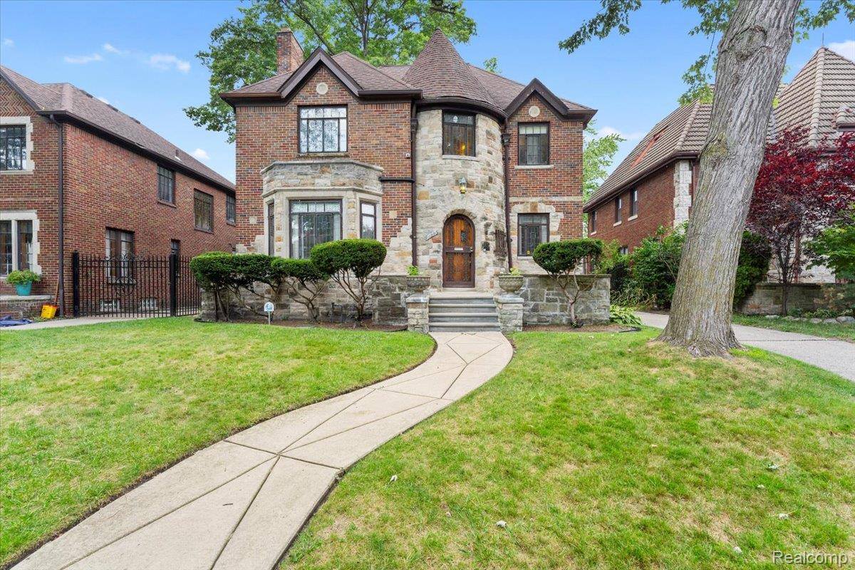 17555 Muirland, DetroitCity_Wayne, MI 48221