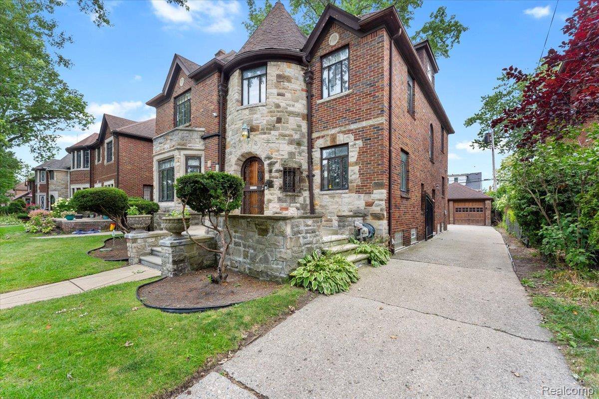 17555 Muirland, DetroitCity_Wayne, MI 48221