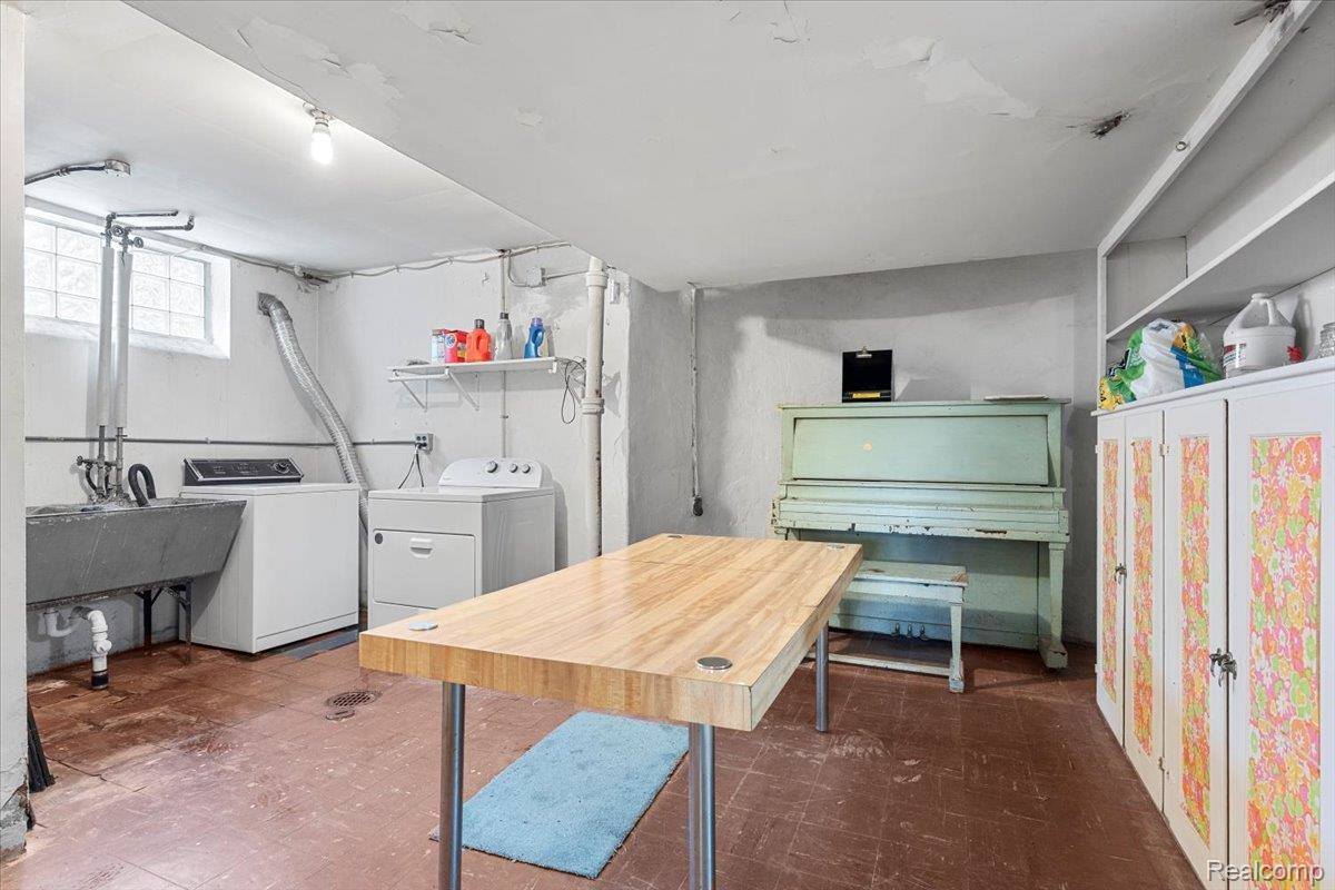 17555 Muirland, DetroitCity_Wayne, MI 48221