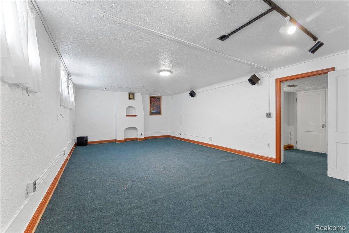 17555 Muirland, DetroitCity_Wayne, MI 48221