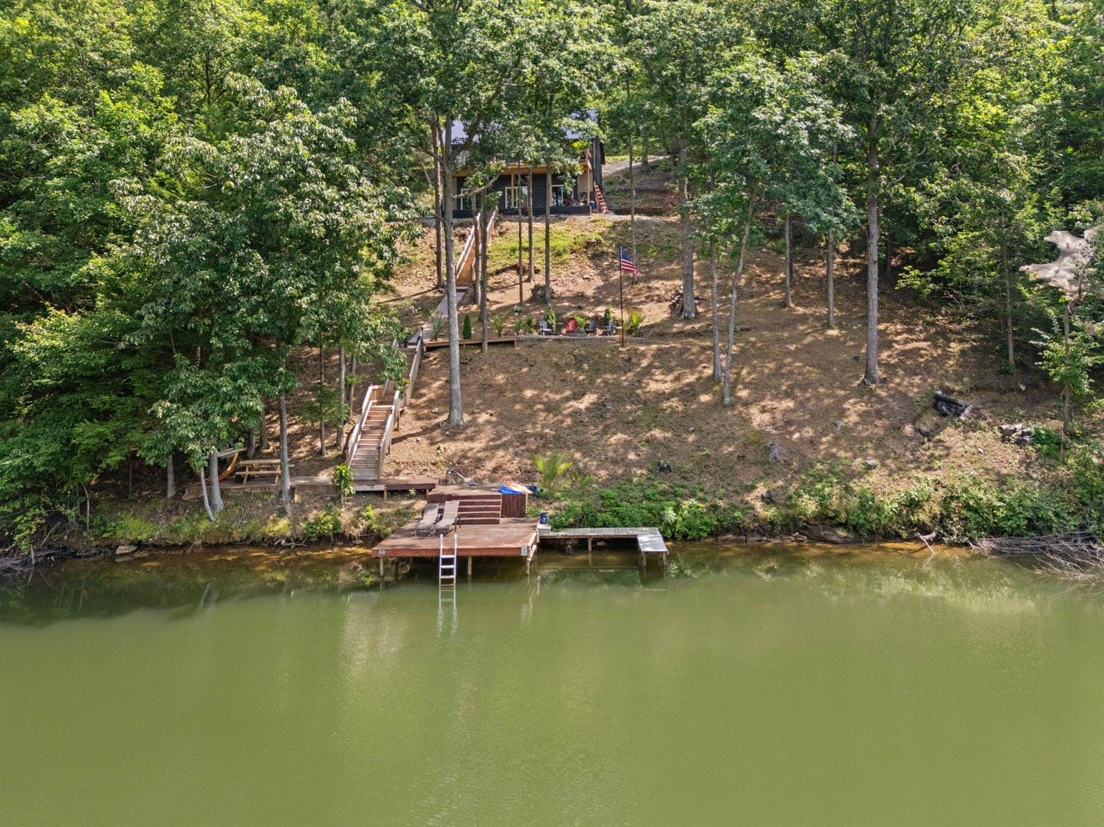 1265 Cliffs Edge Road, East Bernstadt, KY 40729