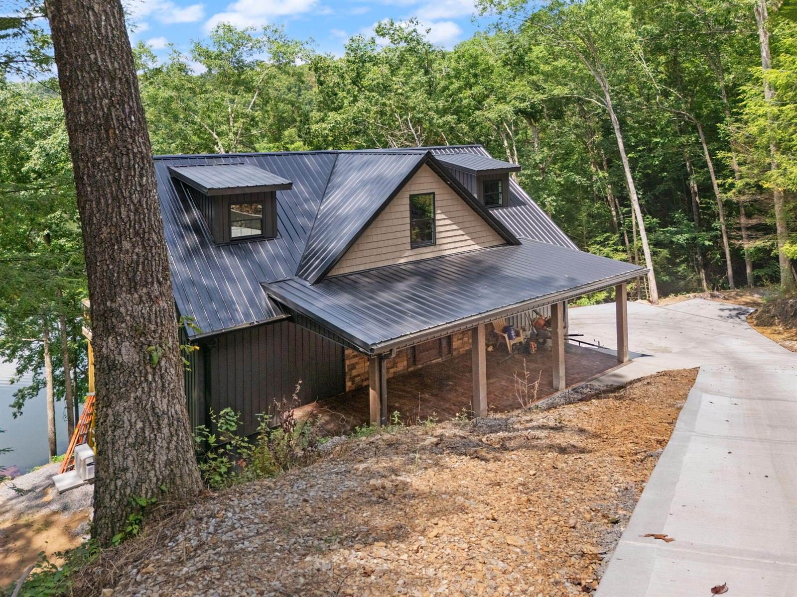 1265 Cliffs Edge Road, East Bernstadt, KY 40729