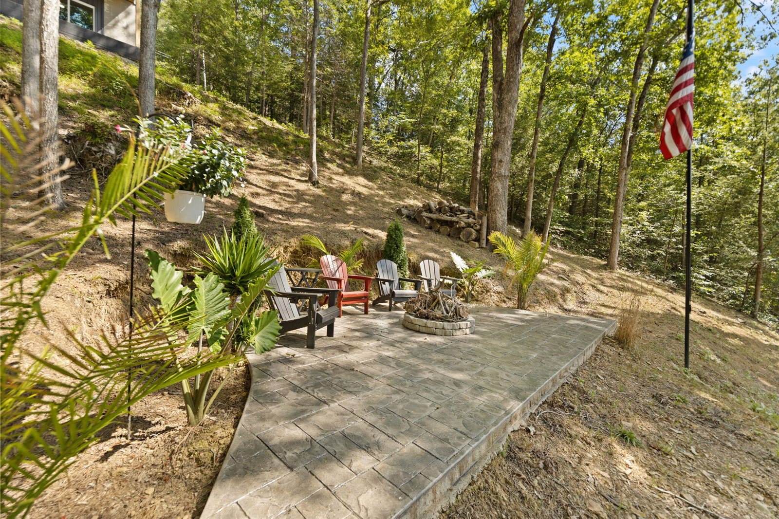 1265 Cliffs Edge Road, East Bernstadt, KY 40729