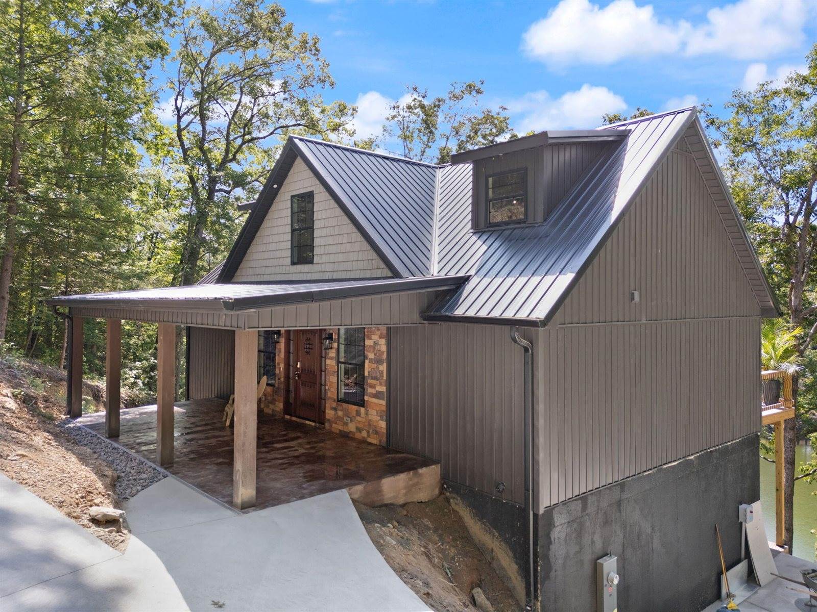 1265 Cliffs Edge Road, East Bernstadt, KY 40729