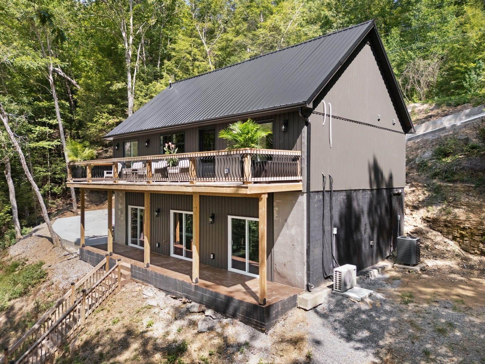 1265 Cliffs Edge Road, East Bernstadt, KY 40729