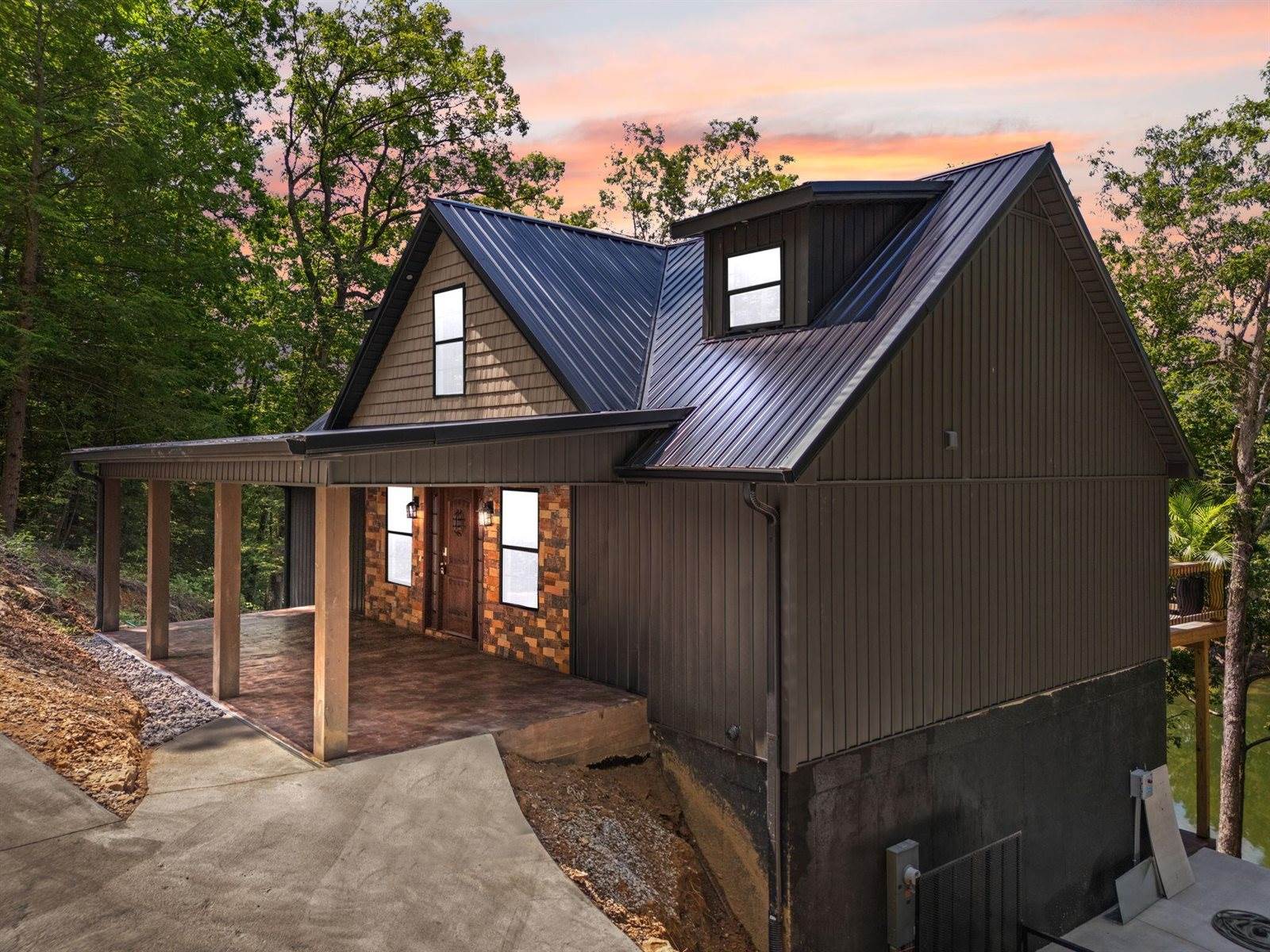 1265 Cliffs Edge Road, East Bernstadt, KY 40729