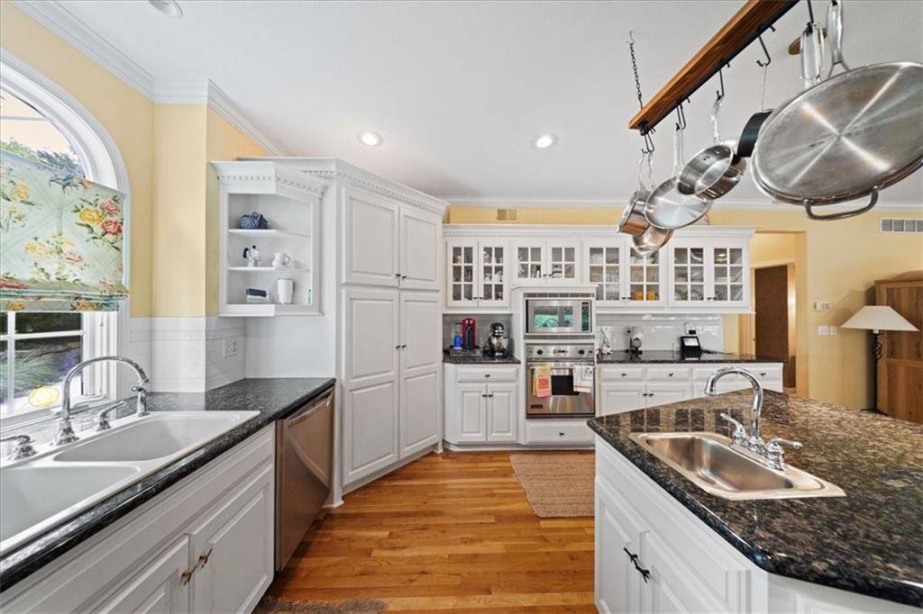 26266 West 110th Terrace, Olathe, KS 66061