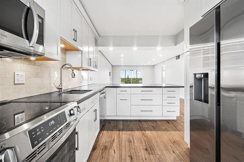 3050 NE 16th Ave 706, Oakland Park, FL 33334