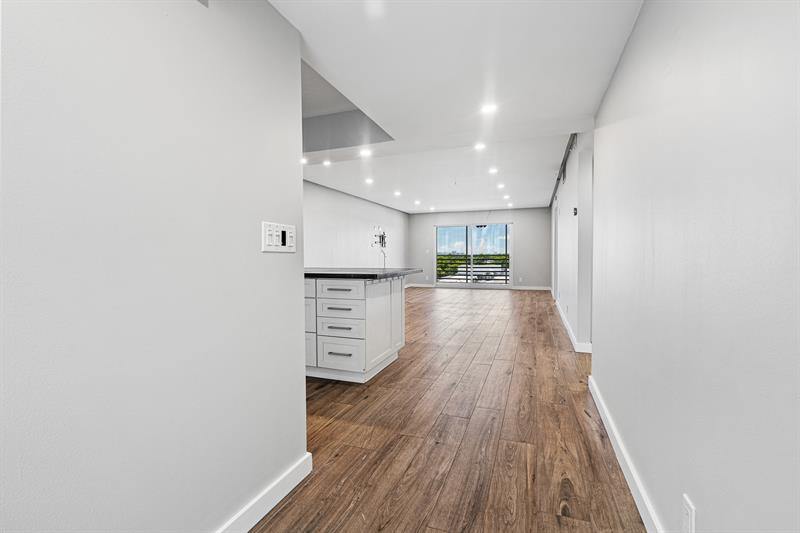 3050 NE 16th Ave 706, Oakland Park, FL 33334