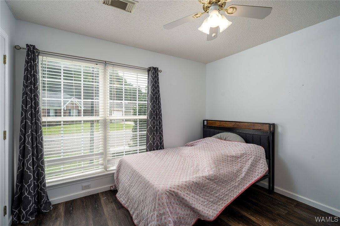 8217 Meadowlake Village Drive, Northport, AL 35473