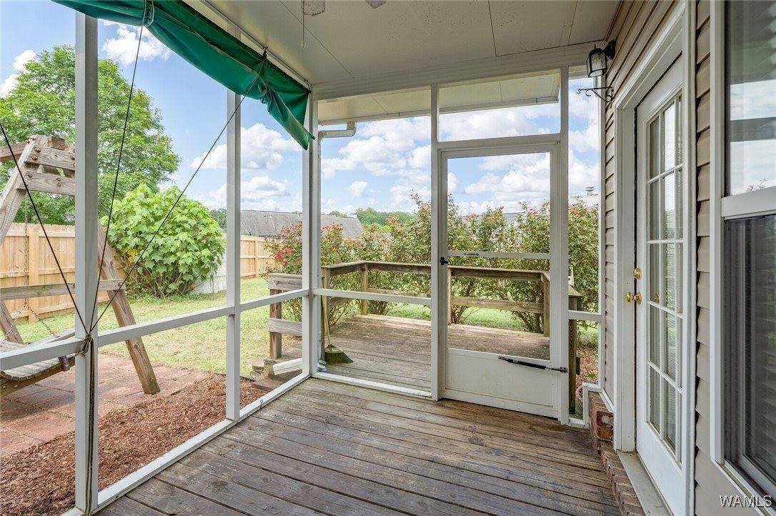 8217 Meadowlake Village Drive, Northport, AL 35473