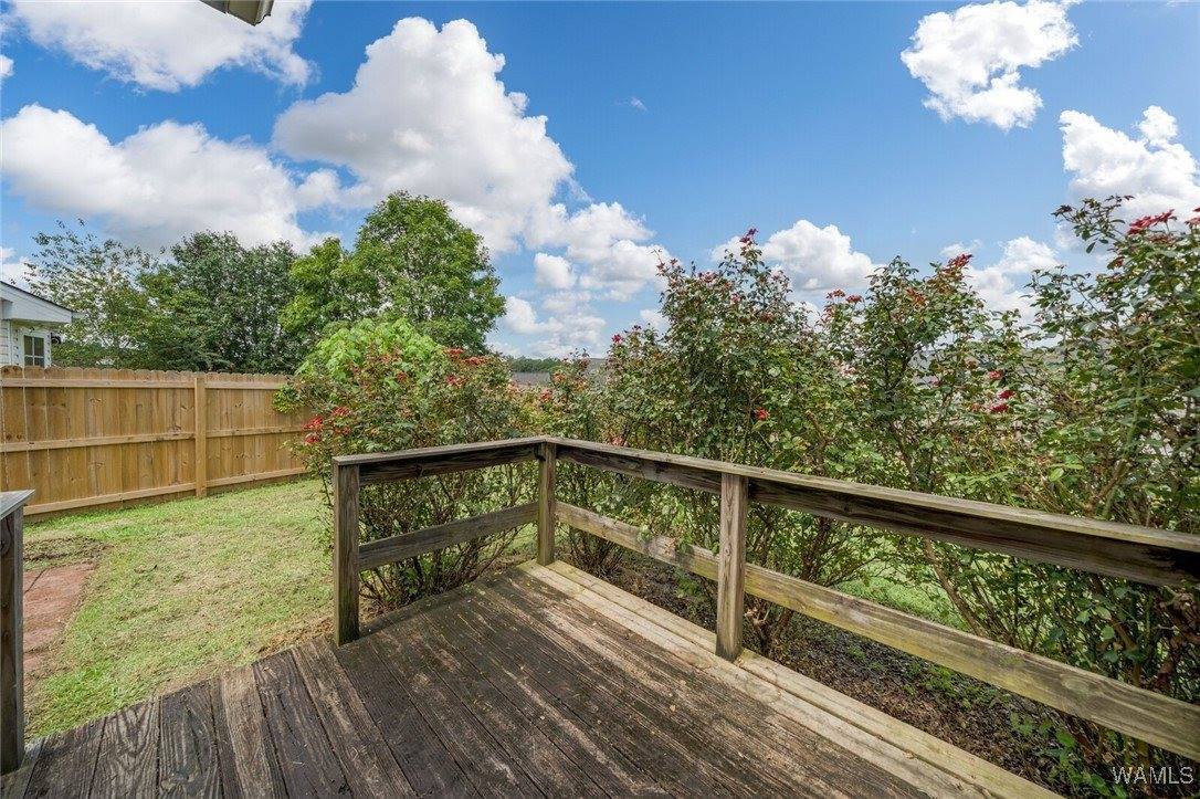 8217 Meadowlake Village Drive, Northport, AL 35473