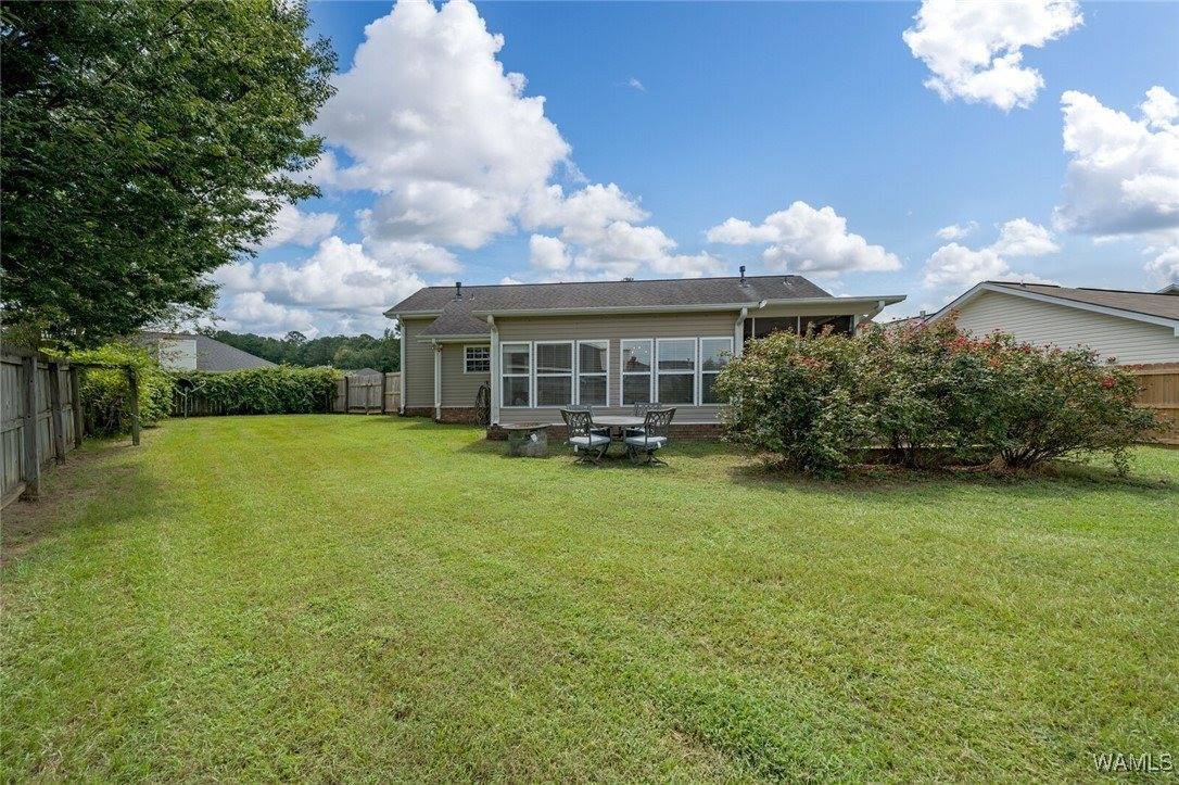 8217 Meadowlake Village Drive, Northport, AL 35473