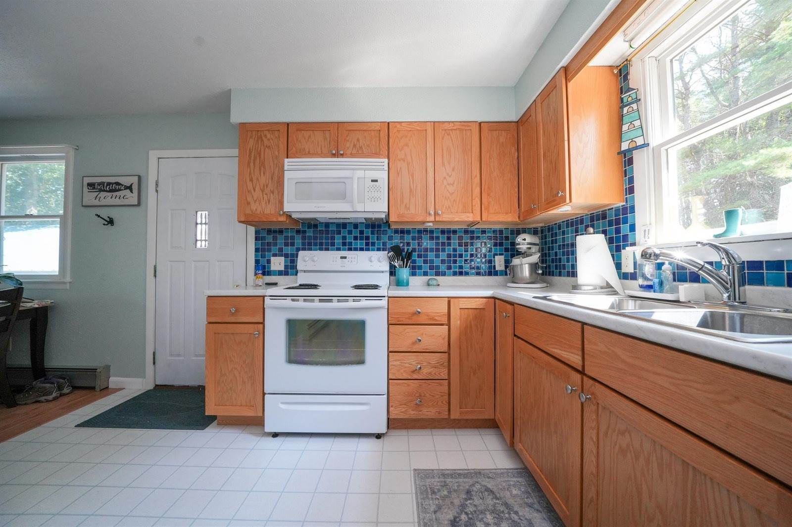 22 Bartley Lane, Bucksport, ME 04416