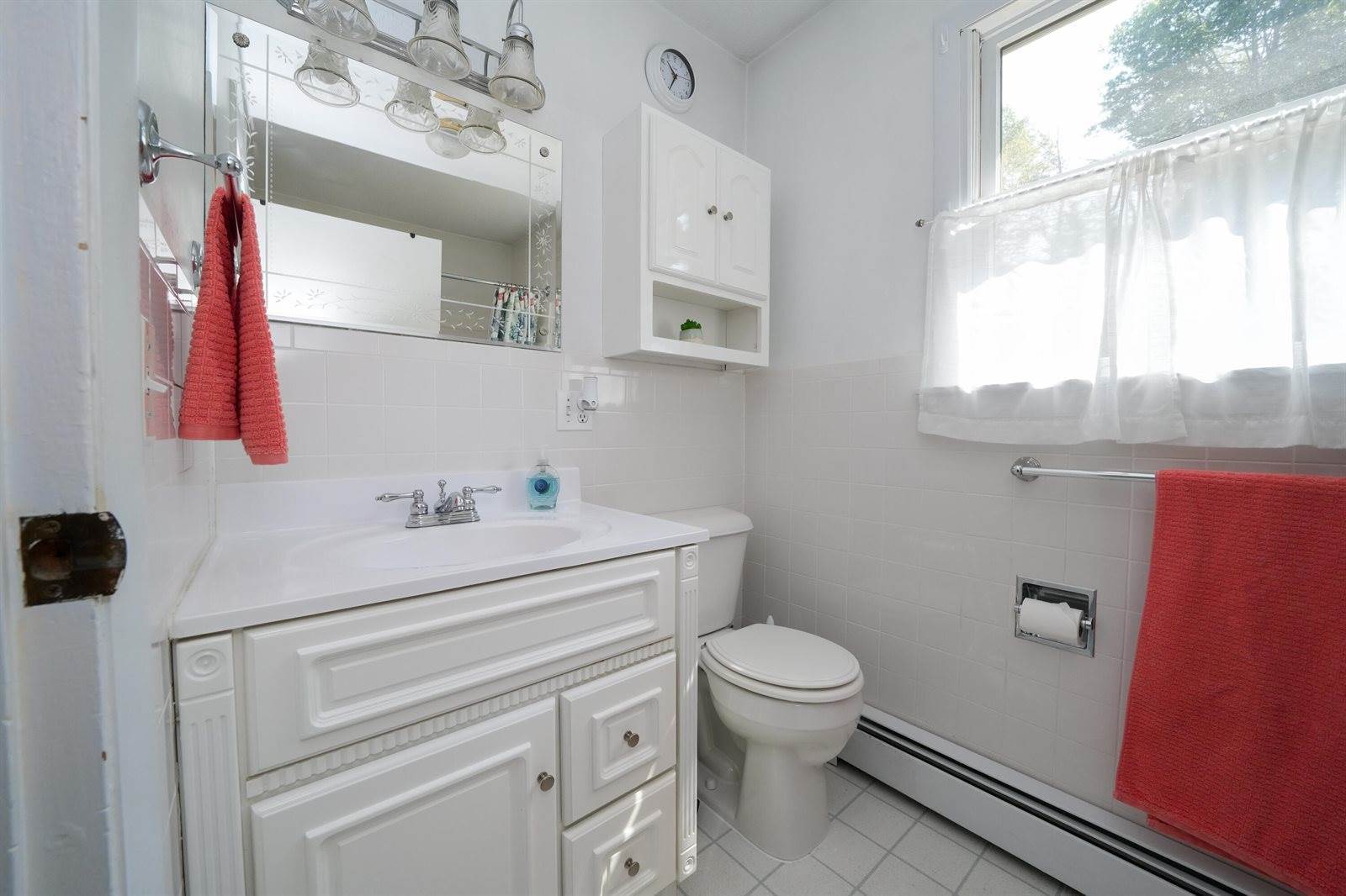 22 Bartley Lane, Bucksport, ME 04416