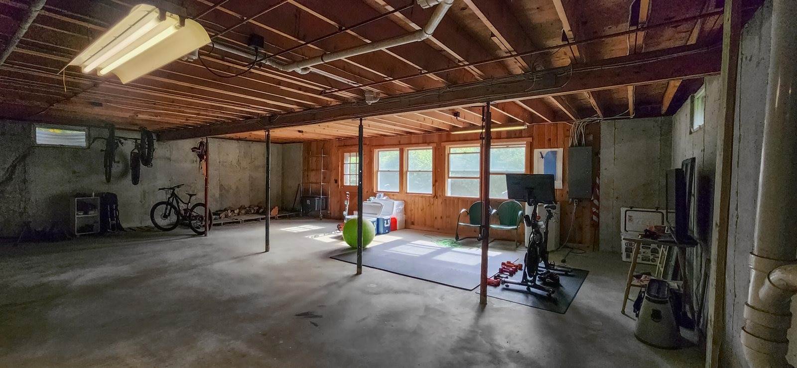 69 Hatch Road, Prospect, ME 04981