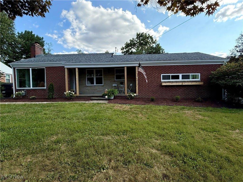 42 Sycamore Drive, New Middletown, OH 44442
