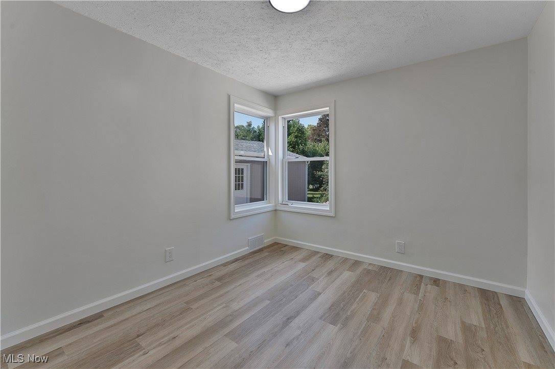 42 Sycamore Drive, New Middletown, OH 44442