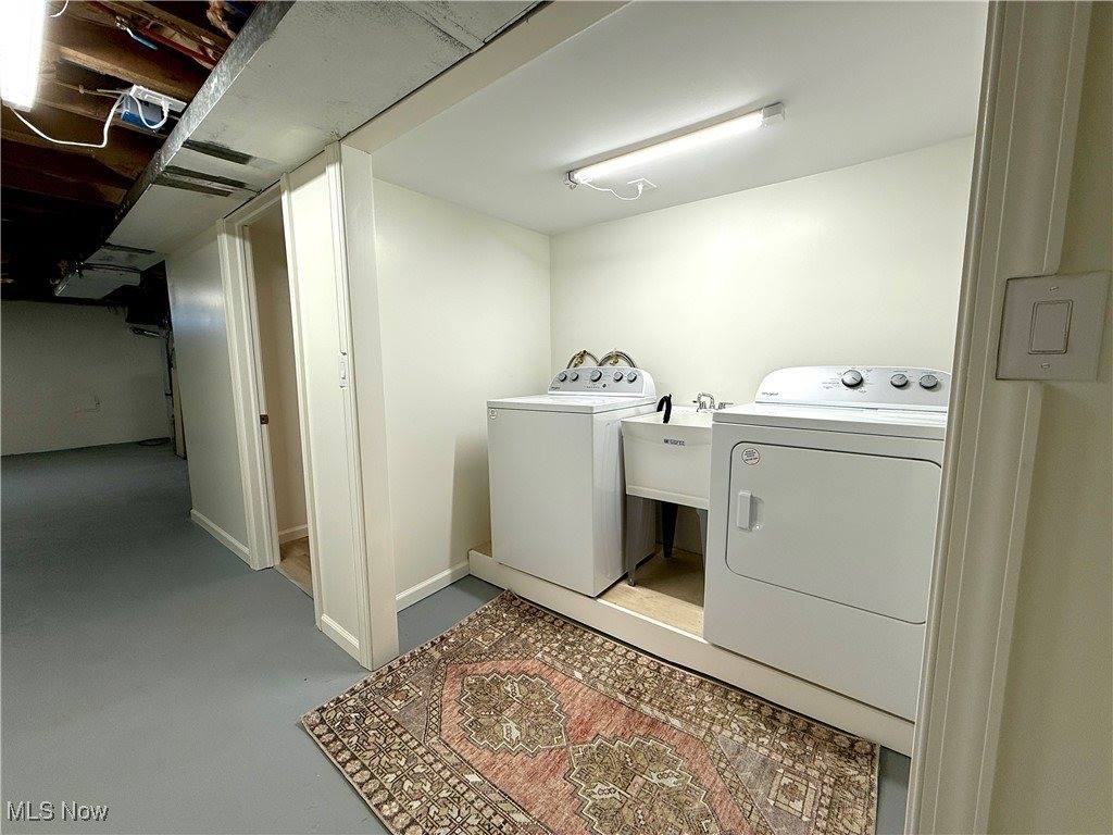 42 Sycamore Drive, New Middletown, OH 44442