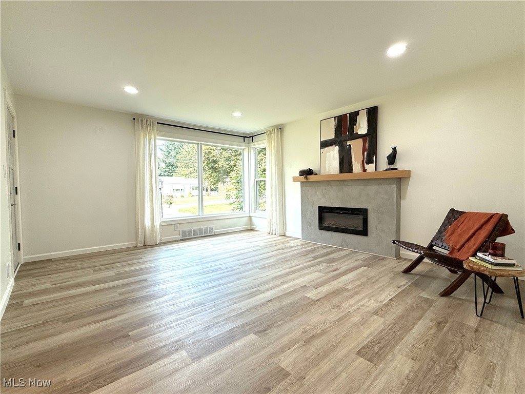 42 Sycamore Drive, New Middletown, OH 44442