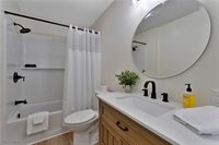 42 Sycamore Drive, New Middletown, OH 44442