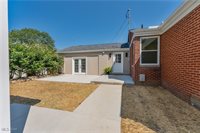 42 Sycamore Drive, New Middletown, OH 44442