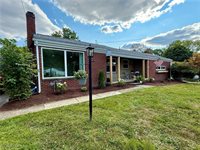 42 Sycamore Drive, New Middletown, OH 44442