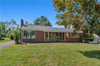 42 Sycamore Drive, New Middletown, OH 44442